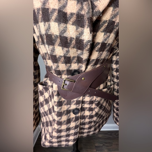 Houndstooth Blazer in Brown and Cream - Picture 6 of 12